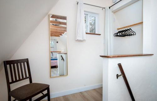 The Carriage House Chic Treetop Loft and Hot Tub - Foto 7