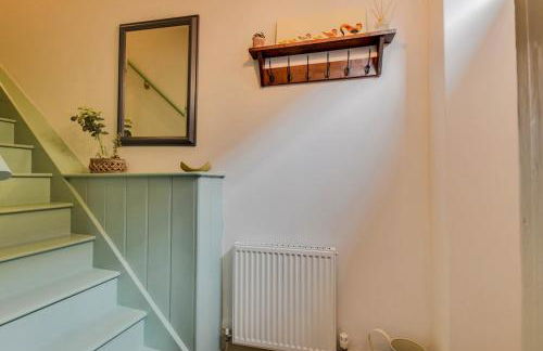 Cheerful 3 bed Grade II Central Cottage - Foto 22