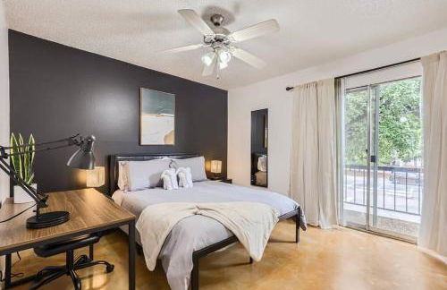 Your 2B Getaway - Walk Dtwn - Sleeps 6 - Pool and Prkg - Foto 23