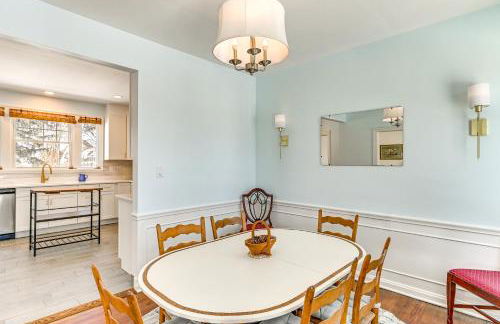 Bright Home Near Pine Lake with Deck and Yard - Foto 7