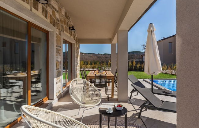 Gorgeous Villa With Pool and Terrace Surrounded by Nature - Foto 17