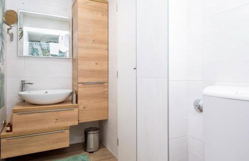 2 Bedroom Nice Home In Koranski Brijeg - Foto 24