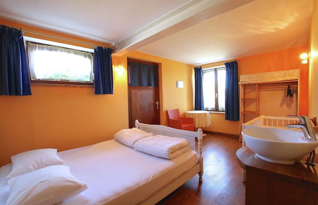 Former Farmhouse in Adorned Village - Foto 16