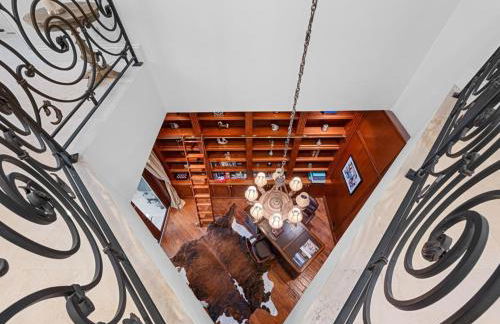 Near the Beach • Pool & Jacuzzi • Waterfront Villa - Foto 39