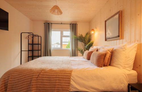 Sunset Lodge, River View & Log Burner - Foto 23