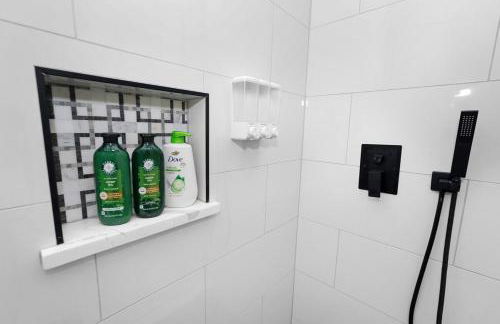 Spacious 3BR Family Oasis Sleeps 8 with Free Parking Near Medical District, Douglas Park and University of Illinois Chicago - Foto 20