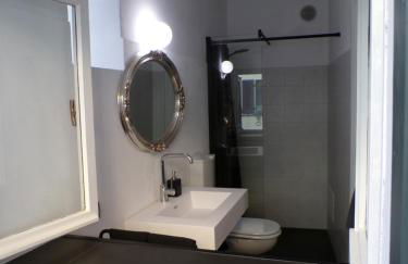 Elegant Traditional Home Steps from the Lake, with Garden and Panoramic Terrace - Photo 32