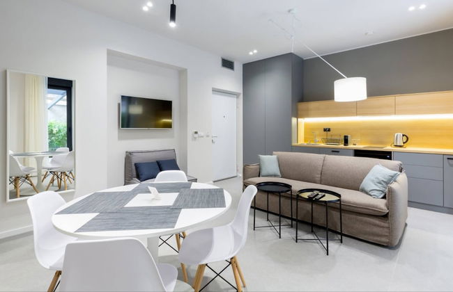 Teanna Lux Apartments - Photo 23