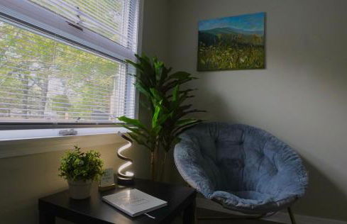 Cozy Pocono Home with a Hot Tub, Fire pit, Karaoke, Games and more! - Foto 14