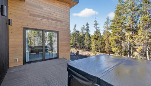The Luxe House | Upscale Cabin w/ Hot Tub & Fire Pit! - Foto 4