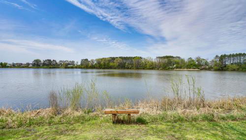 Love Lake Retreat with Hot Tub in New Richmond! - Foto 3