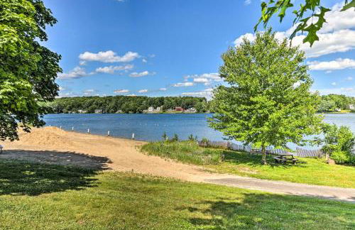 Walk to Lake Middlefield Home with Fire Pit - Foto 33