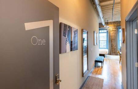 Hip Urban Loft - Small Town Charm - 124 LOFTS #1 - Foto 5