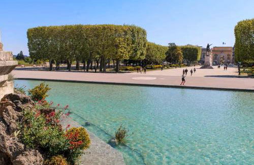 Charming 1 Bedroom Apartment with terrace air conditioning and private parking - Photo 23