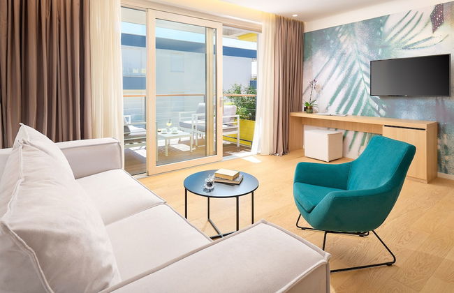 Amphora's Garden - Photo 23