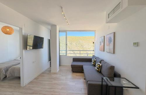 NUEVO, primera linea de playa, con piscina y vistas al mar - Foto 14