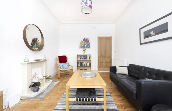 JOIVY Charming 1-Bed Ap Near Leith Links W/ Patio - Foto 16