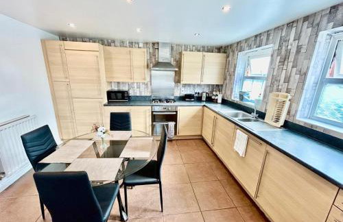 Mannys Apartment - Nice & Cozy 4Bed Flagship Lodge - Photo 34