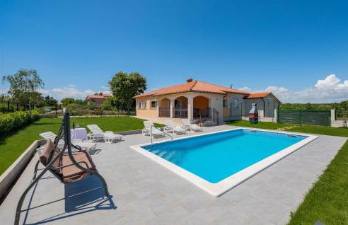Beautiful Home In Labin - Photo 1