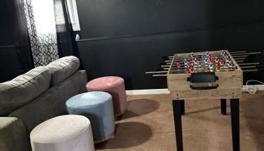 Big Group Getaway House Near Chicago - Foto 4