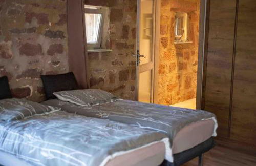 Gîte La Tour des Remparts Pool & Jacuzzi - Foto 32