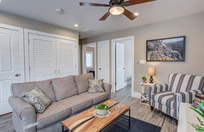 The Olympic Guest House 2 Bdrm Modern Perfection - Photo 20