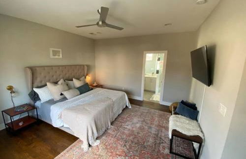 Modern Luxury Rooftop Deck, 3 mi to Downtown - Foto 67