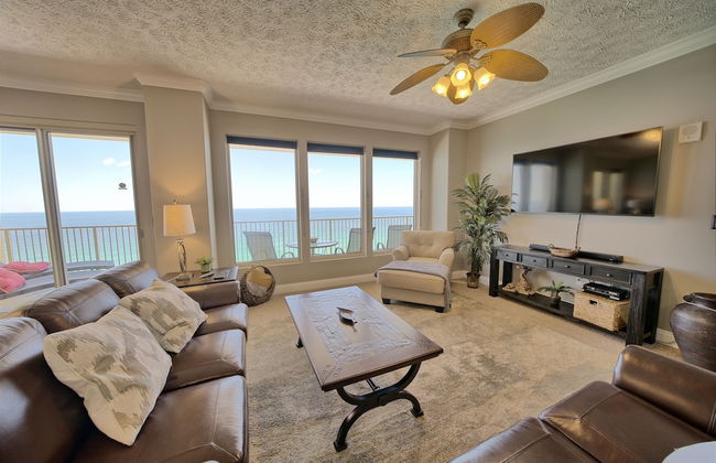 Stylish Oceanfront Condo with Beach and Picnic Area Access - Unit 1706 by RedAwning - Foto 13