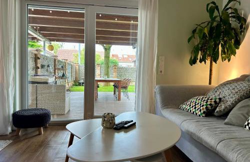 Wohlfühloase mit Pool, Kamin & großer Terrasse - Foto 6