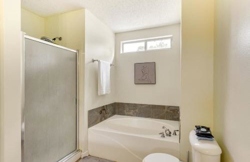 Mary Esther Home with Private Pool and Fireplace! - Foto 19
