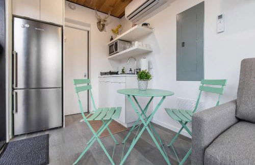 Modern Riverside Cabin w Hot Tub Fire Pit Kayaks - Foto 9