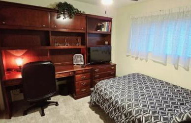 Hot Air Balloon Haven, Hot Tub, King Bed, Office, Foosball, Bball - Foto 30