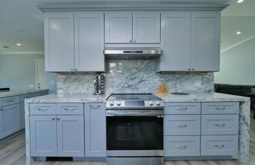 Renovated 5 Bd 3 Ba AC Private Deck Lawn - Foto 64