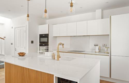 3 Bed House near Purley, by ARP Homes, Free Parking, Ideal for Long Stays & Insurance Bookings - Foto 24