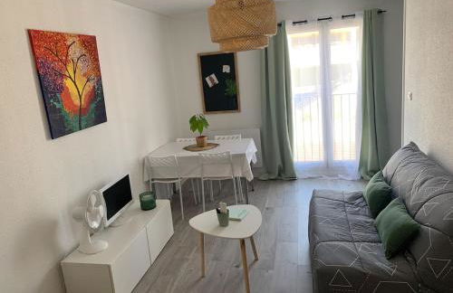 Studio vert idéalement situé gare cœur de ville et accès direct bus futuroscope - Foto 1