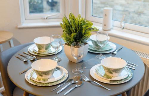 Spacious Retreat 5 Beds Sleeps 8 Free Parking - Foto 17