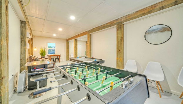 Private Pool, Game Room, Patio, Near the Beach Palm House by Avantstay - Foto 3, Interior