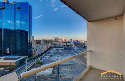 MGM Signature-17-801 1Br2Ba F1 Strip View Balcony - Foto 36