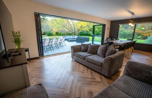 FAMILY FRIENDLY, HOT TUB, Fire Pit, Spacious & Modern - Foto 47