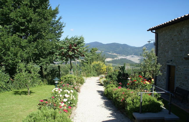 Holiday Home in Montecarelli With Pool - Photo 28