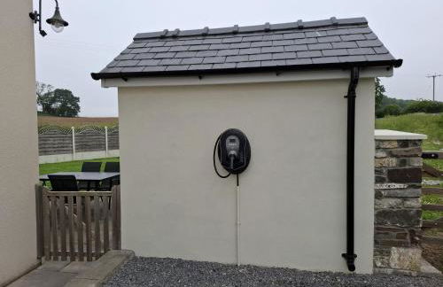 Family Country Cottage with Stunning Mountain Views - Photo 34