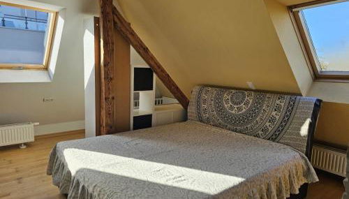 Stylish top floor apartment with garden view - Foto 4