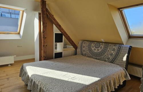 Stylish top floor apartment with garden view - Foto 4