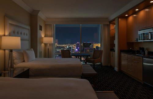 TRUMP 56th Floor - Sphere and Strip View - No Resort Fees - Photo 2