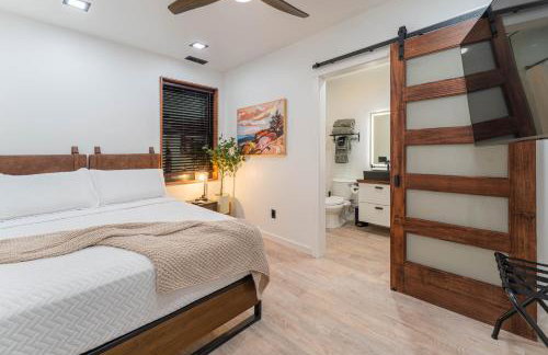 Artisan Oasis-hot Tub Fire Pit 8bd Whole House - Photo 48