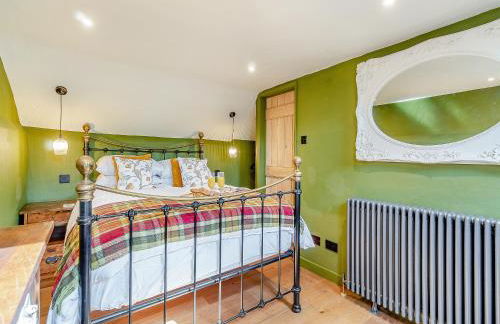 Queens Barn - Photo 15