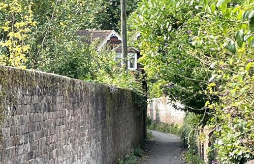 Peaceful first floor apartment close to town centre - Foto 26