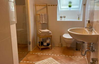 Großzügiger Komfort direkt am Waldrand - Foto 9