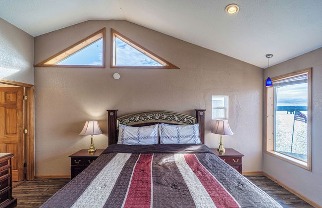 Redbud Retreat Amenity-filled Waterfront Home! - Photo 9