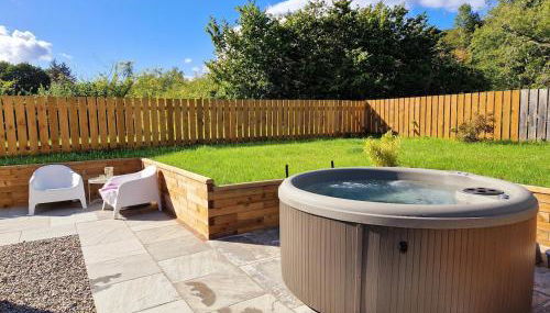 Highland River Cottage with Hot Tub - Foto 3